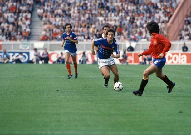 线的夹击下 线的夹击下